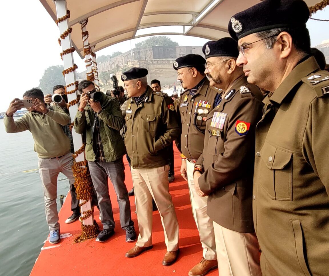 Photo of महाकुम्भ : DGP ने दिलाया भरोसा, बोले- जल, थल और नभ तीनों स्तर पर होगी श्रद्धालुओं की सुरक्षा