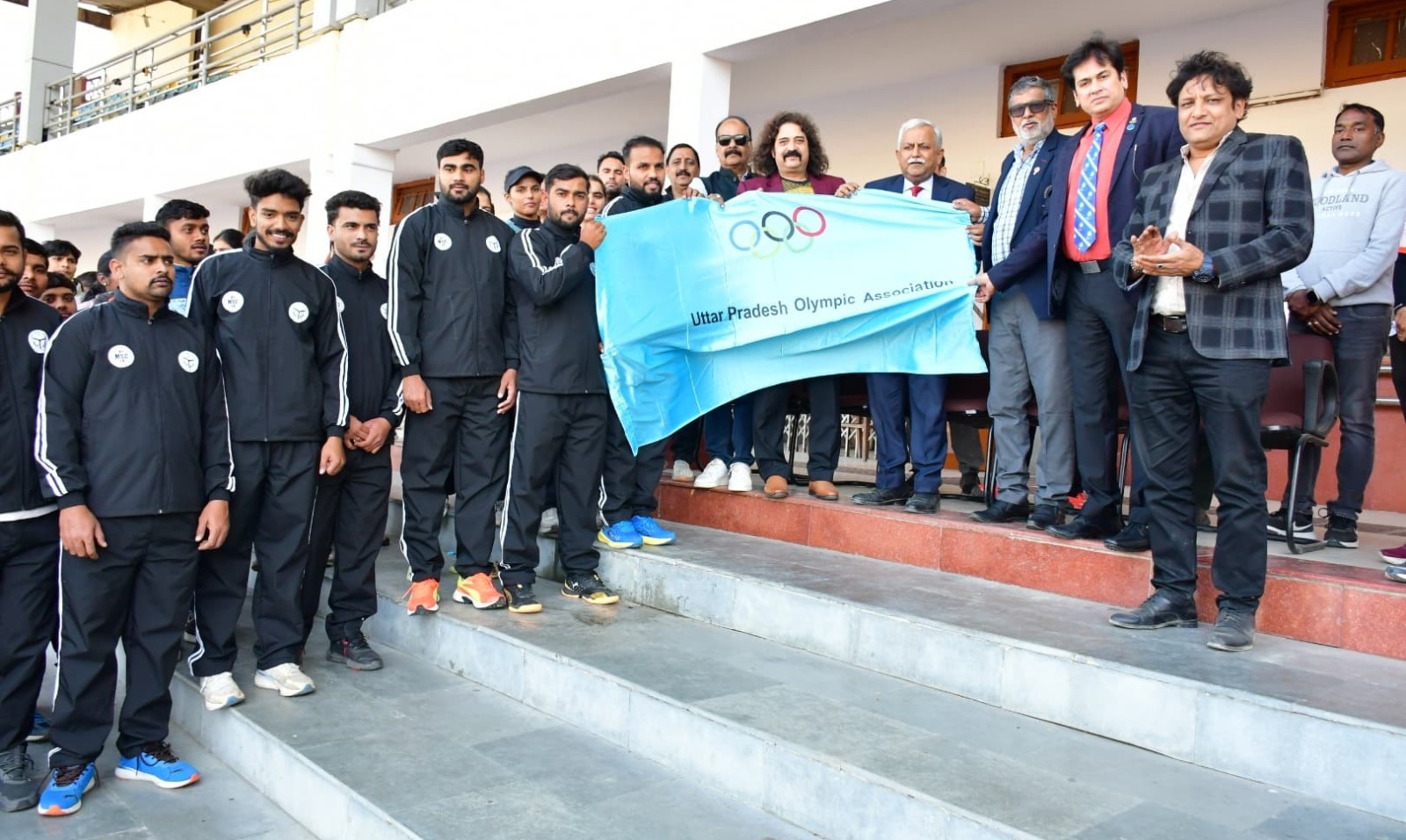 Photo of 38वें राष्ट्रीय खेल : भव्य समारोह में दल की रवानगी, उत्तर प्रदेश के खिलाड़ियों में जोश