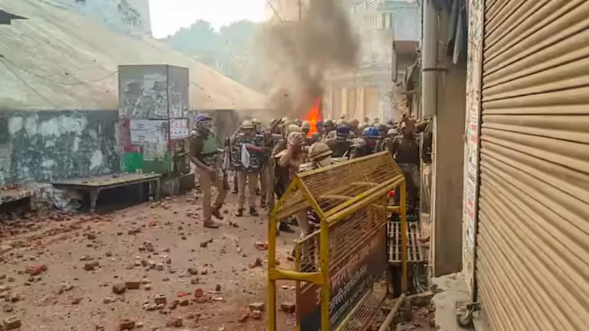 Photo of महाराष्ट्र के जलगांव में नए साल पर लगा कर्फ्यू  जानें क्यों