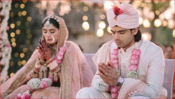 Photo of गोल्डन बॉय नीरज चोपड़ा ने की शादी, ओलंपिक चैंपियन ने इसको बनाया अपना जीवनसाथी