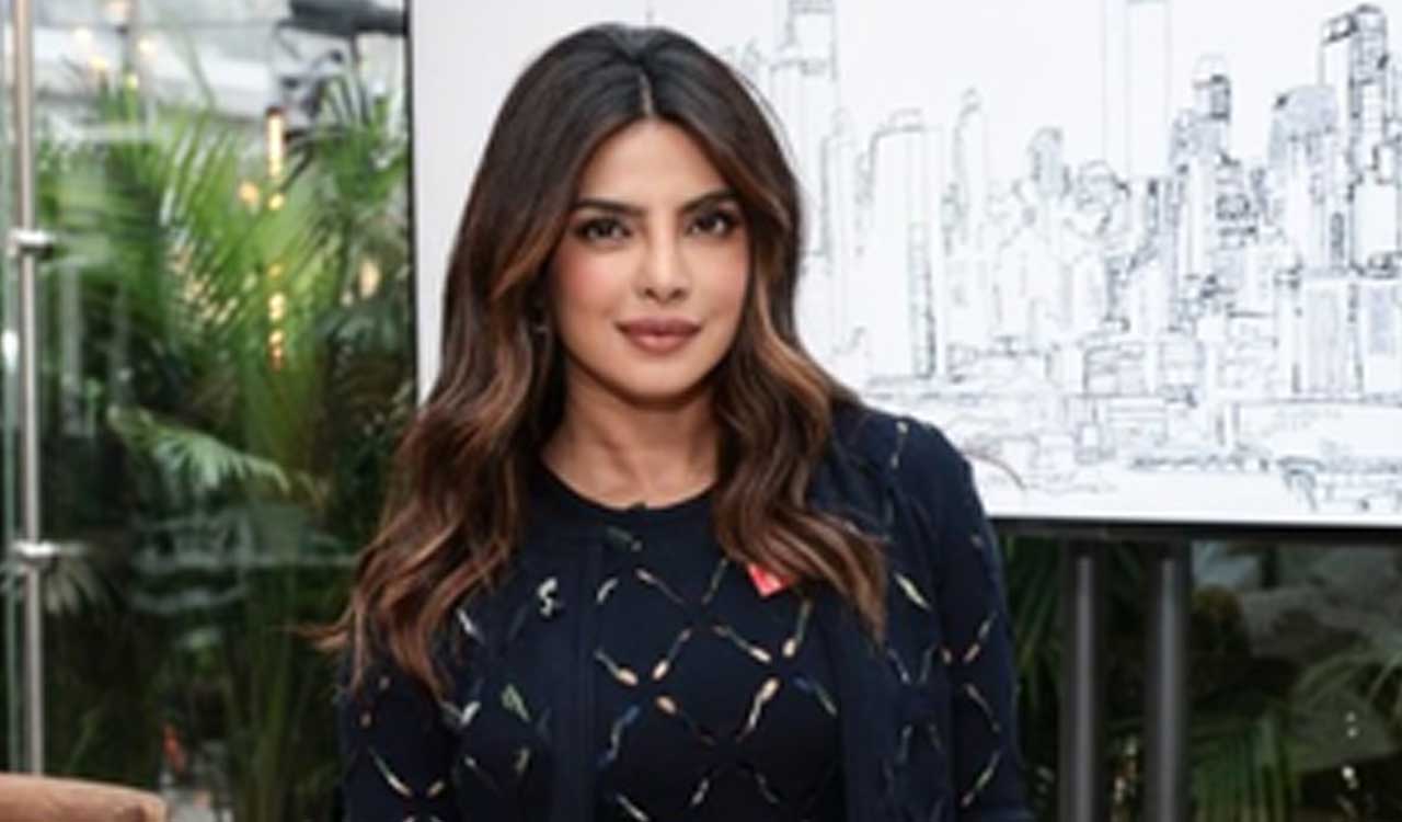 Photo of महाकुंभ 2025 में शामिल होने प्रयागराज पहुंची Priyanka Chopra