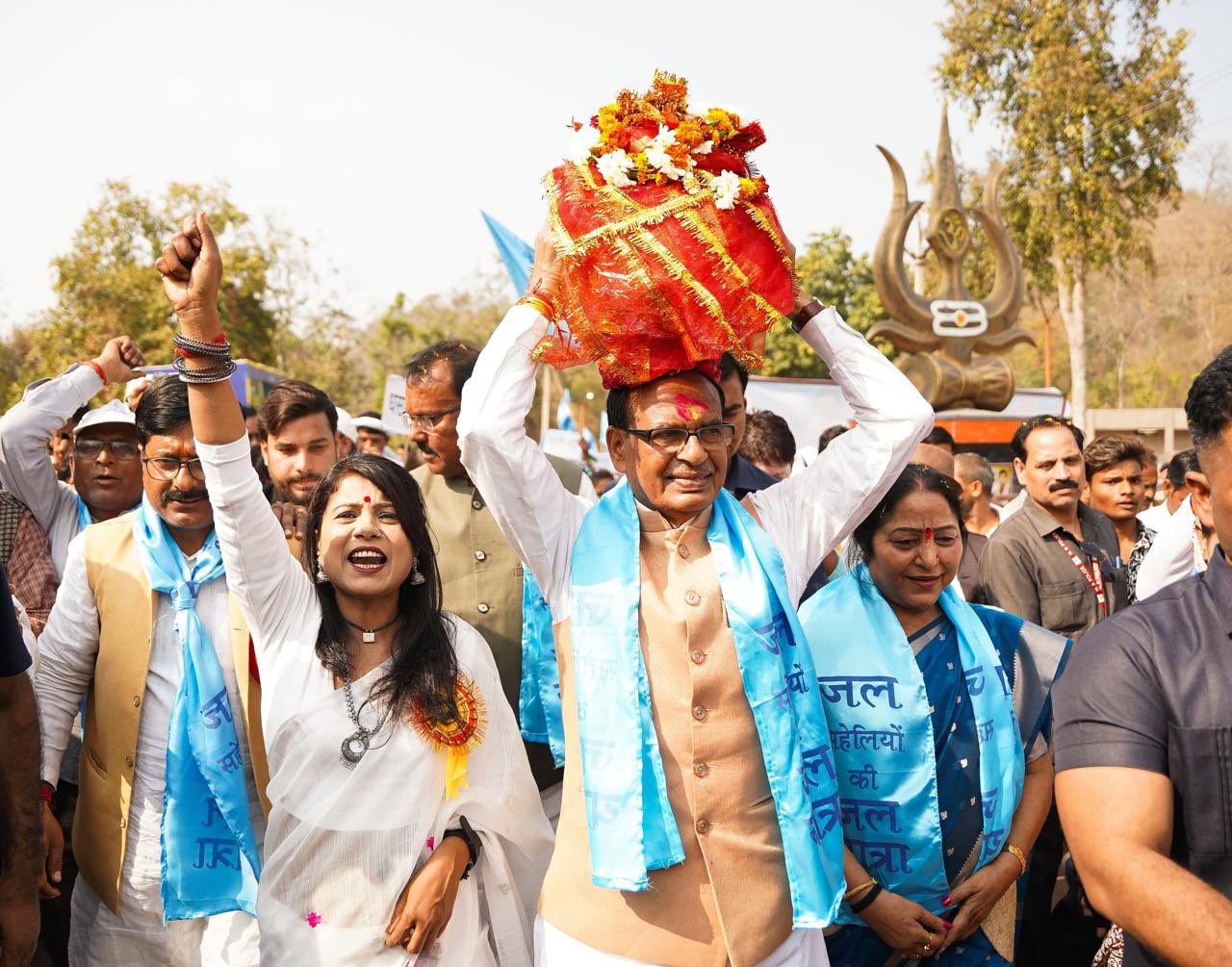 Photo of आधुनिक भारत की भागीरथ है जल सहेलियां