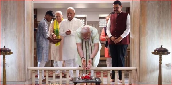 Photo of PM का RSS मुख्यालय दौरा: स्मृति मंदिर में दी श्रद्धांजलि