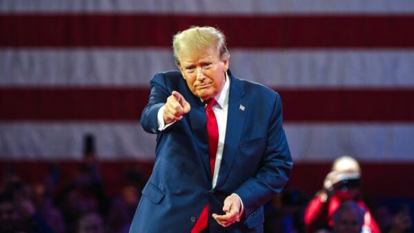 Photo of ट्रंप के टैरिफ ऐलान ने बाजार का रुख बदला, निवेशकों के 4 लाख करोड़ डूबे