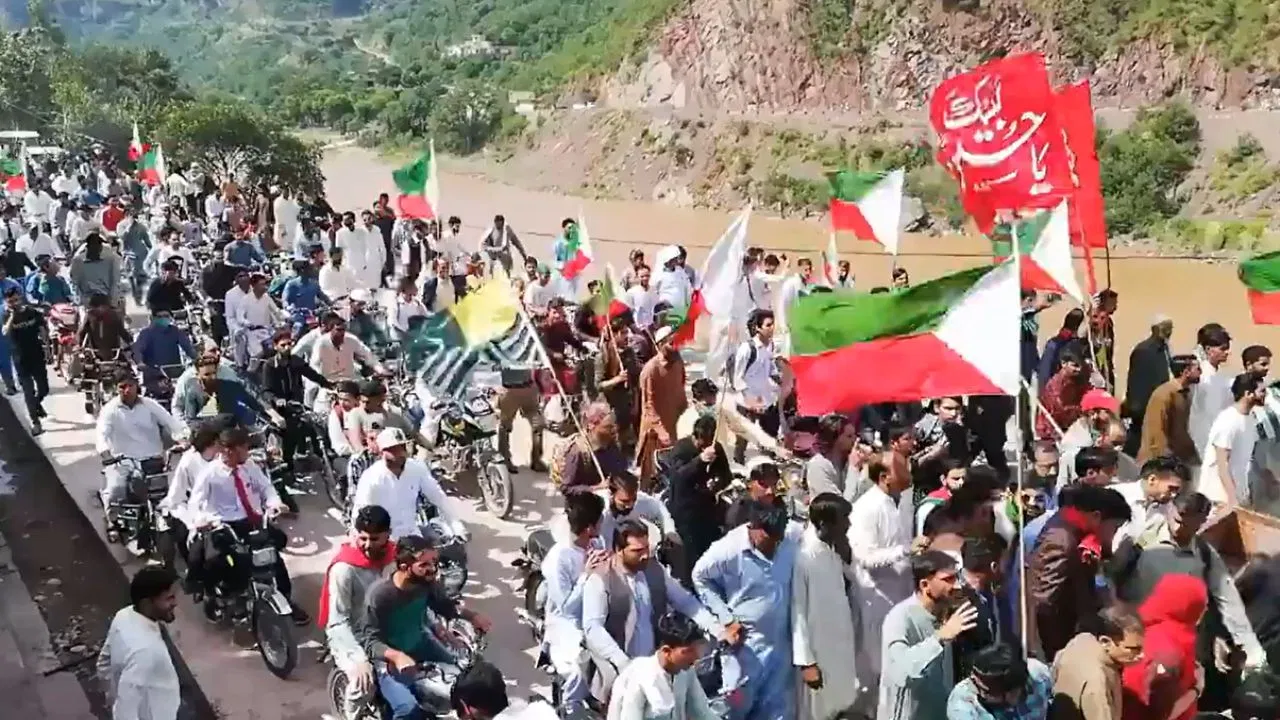 Photo of जम्मू-कश्मीर: फिलिस्तीन के समर्थन में रैली करने वालों पर एक्शन, लगे थे आपत्तिजनक नारे