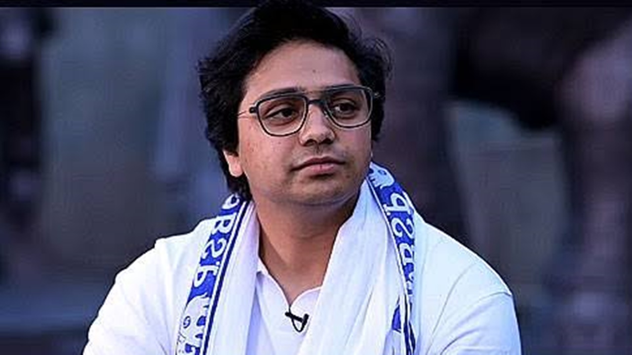 Photo of BSP में बड़ा सस्पेंस! मायावती की अहम बैठक में नहीं दिखे आकाश आनंद, सियासी हलचल तेज