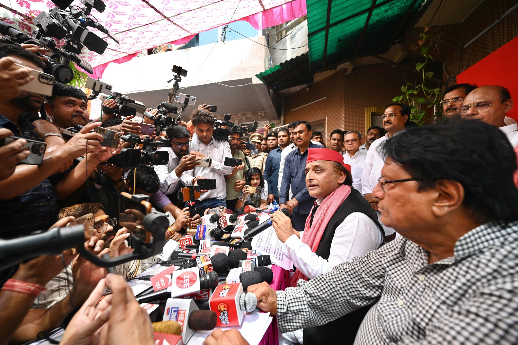 Photo of फूलन देवी जैसे मारने की धमकी मिली है मुझे” – अखिलेश यादव का बड़ा बयान