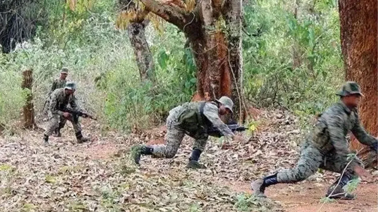 Photo of झारखंड में सुरक्षाबलों का बड़ा ऑपरेशन, ₹1 करोड़ के इनामी नक्सली समेत 8 ढेर