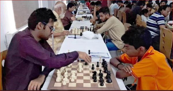 Photo of आर्यन वार्ष्णेय की एकल बढ़त कायम, शतरंज श्रृंखला में पहुँचे शीर्ष पर