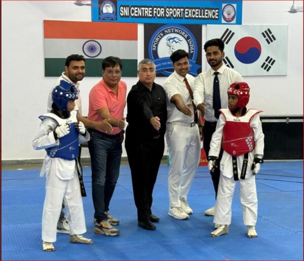 Photo of उत्तर प्रदेश स्टेट कैडेट व जूनियर ताइक्वांडो चैंपियनशिप: सक्षम, दृष्टि, रितिका, आयुषी, अभि, वंशिका ने जीते स्वर्ण पदक