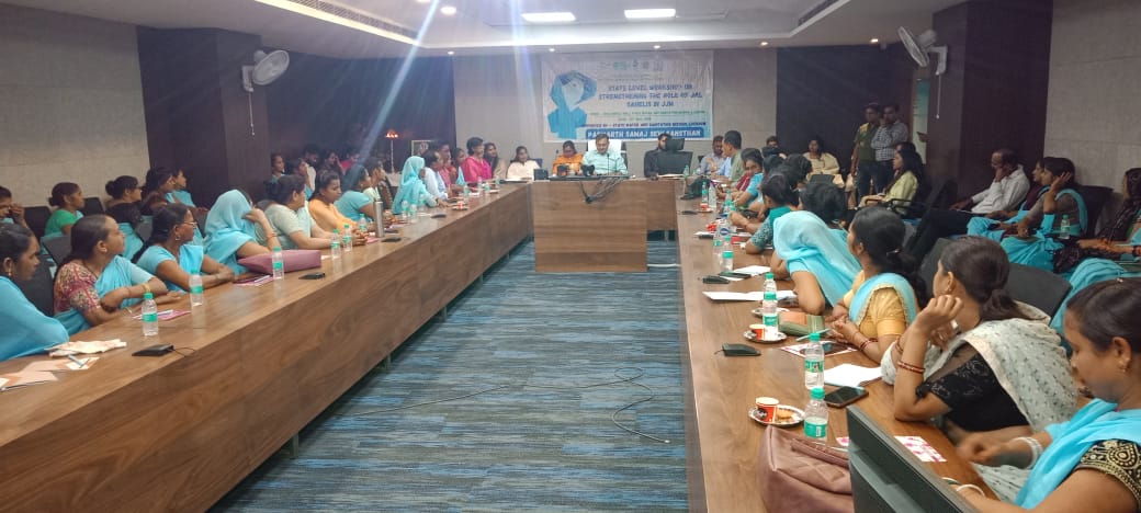Photo of राज्य स्तरीय कार्यशाला में जल सहेलियों ने जल संरक्षण की भूमिका पर दिया जोर