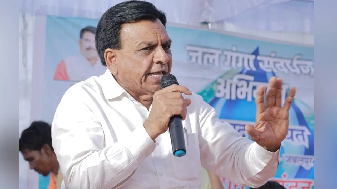 Photo of “सेना मोदी के चरणों में नतमस्तक”? डिप्टी सीएम देवड़ा के बयान पर बवाल