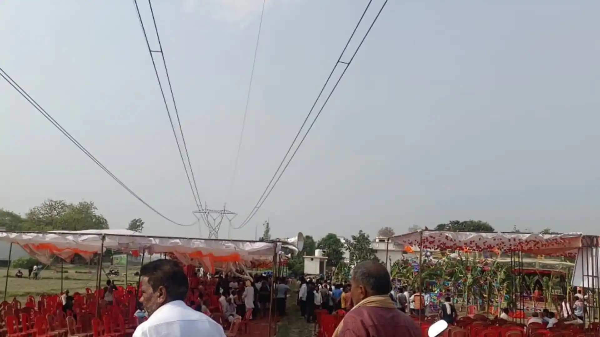 Photo of गाजीपुर में कुआं पूजन के दौरान करंट से 4 लोगों की दर्दनाक मौत