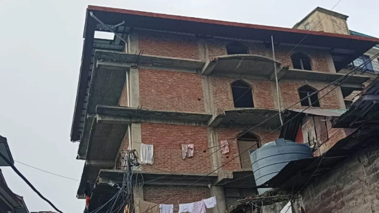 Photo of इस मस्जिद पर चलेगा बुलडोजर, वक्फ बोर्ड नहीं साबित कर सका मालिकाना हक