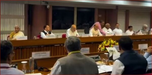 Photo of ऑपरेशन ‘सिंदूर’ की सफलता के बाद सर्वदलीय बैठक, रक्षा मंत्री ने दी जानकारी