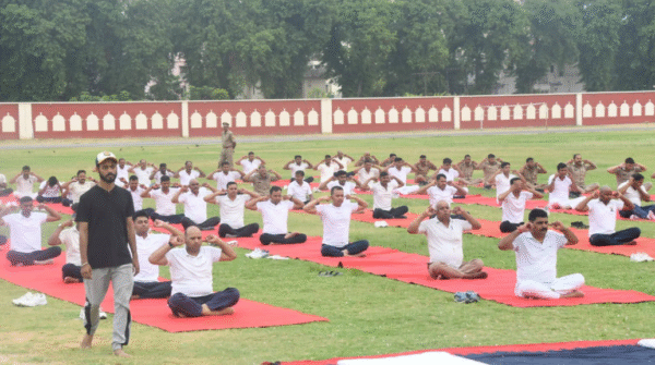 Photo of अंतर्राष्ट्रीय योग दिवस के अवसर पर 300 से अधिक पुलिसकर्मियों ने लिया उत्साहपूर्वक भाग