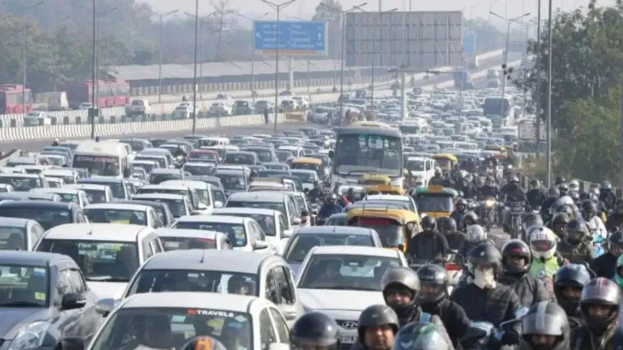 Photo of दिल्ली में ओवरएज वाहनों पर कसा शिकंजा, दूसरे दिन कैमरे में 78 गाड़ियां कैद, सिर्फ 7 जब्त