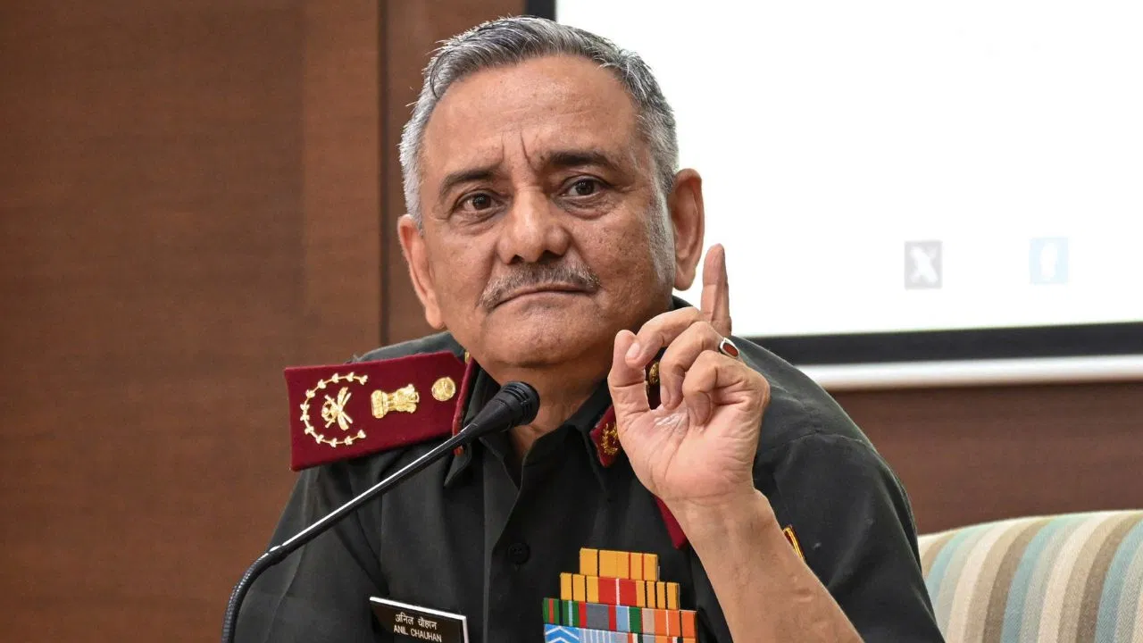 Photo of CDS अनिल चौहान की हुंकार: शांति चाहते हो तो युद्ध के लिए रहो तैयार