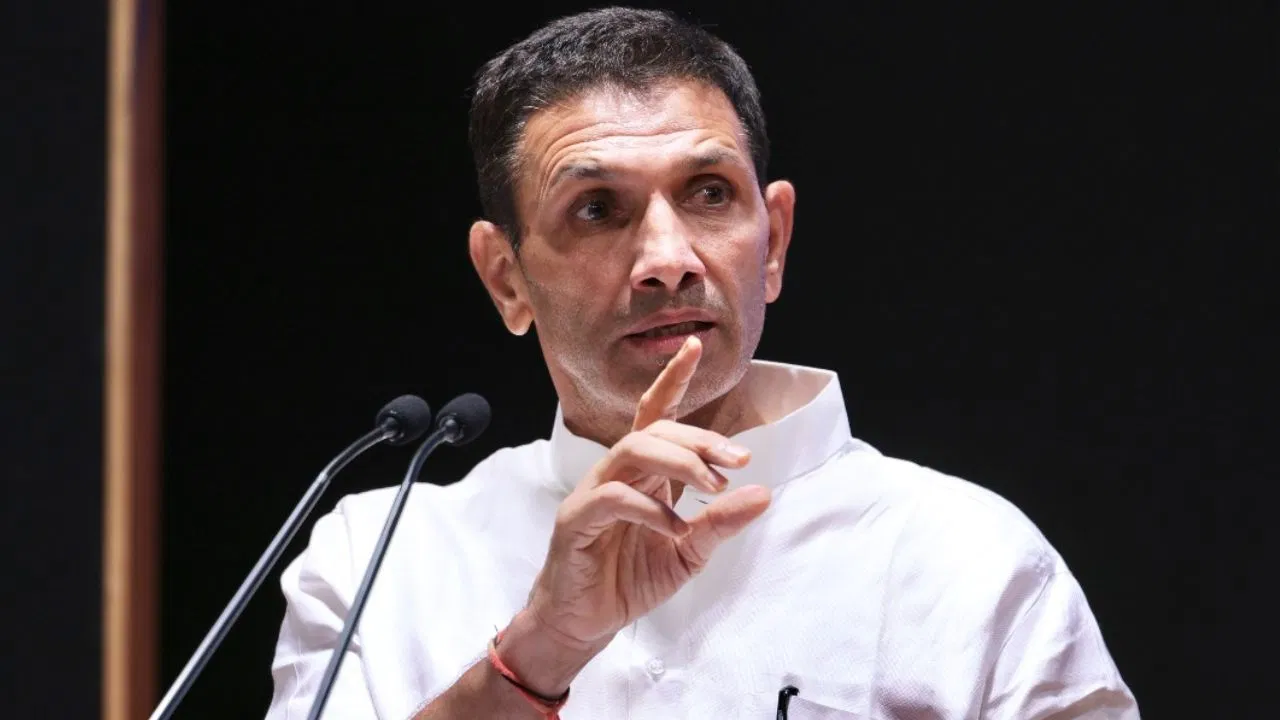 Photo of “मध्य प्रदेश की महिलाएं सबसे ज्यादा शराब पीती हैं” – जीतू पटवारी के बयान पर बवाल