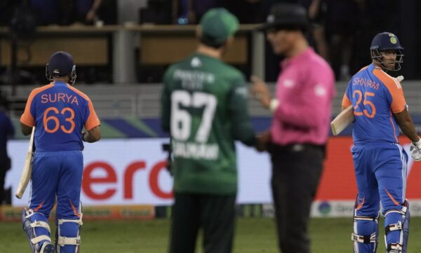 Photo of एशिया कप: पाकिस्तान-यूएई मैच पर संकट, होटल से देर से निकली PAK टीम, PCB ने रखीं ICC से दो शर्तें