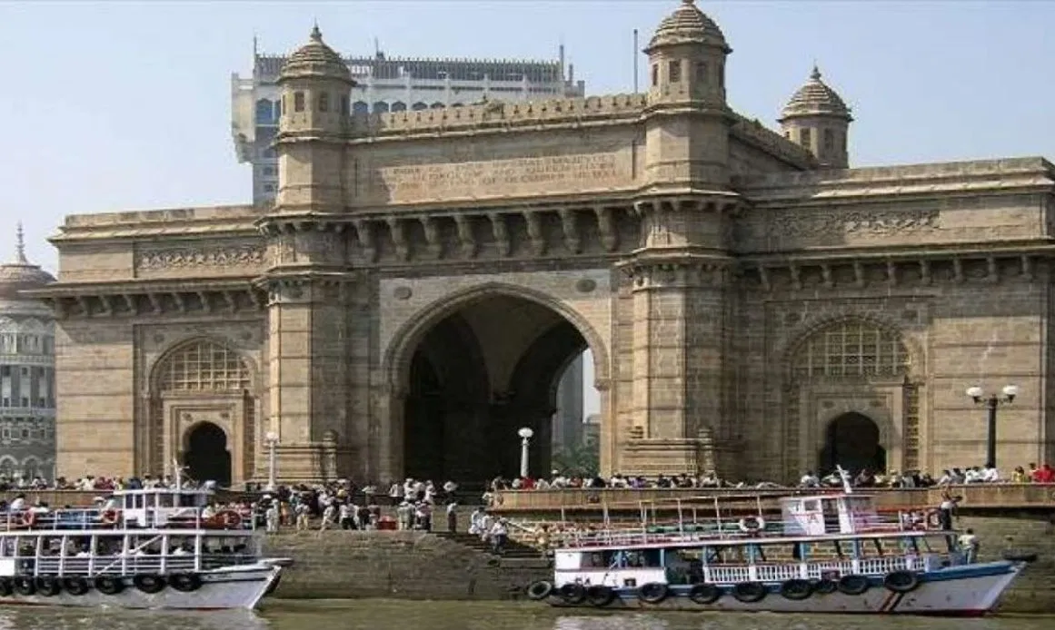 Photo of मुंबई में धमकी से हड़कंप: 14 आतंकियों के घुसने और 400 किलो RDX रखने का दावा