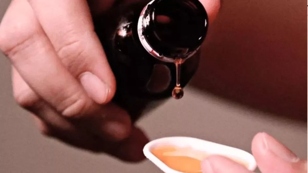 Photo of कफ सिरप से गई 12 बच्चों की जान, सरकार ने कंपनी पर लगाई बड़ी रोक