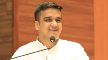 Photo of गुजरात कैबिनेट विस्तार 2025: हर्ष संघवी बने डिप्टी सीएम, रीवाबा जडेजा सहित 25 मंत्रियों ने ली शपथ  