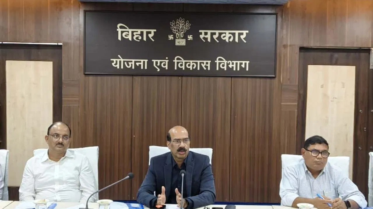 Photo of बिहार सरकार का बड़ा फैसला, बेरोजगार ग्रेजुएट युवाओं को मिलेगा आर्थिक मदद