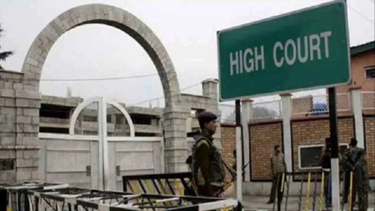 Photo of “हाई कोर्ट का सख्त निर्देश: ‘वोट का हक कैदी से भी नहीं छीना जा सकता'”