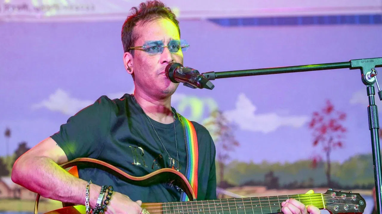 Photo of असम गायक जुबीन गर्ग की मौत मामला: मैनेजर और आयोजक गिरफ्तार