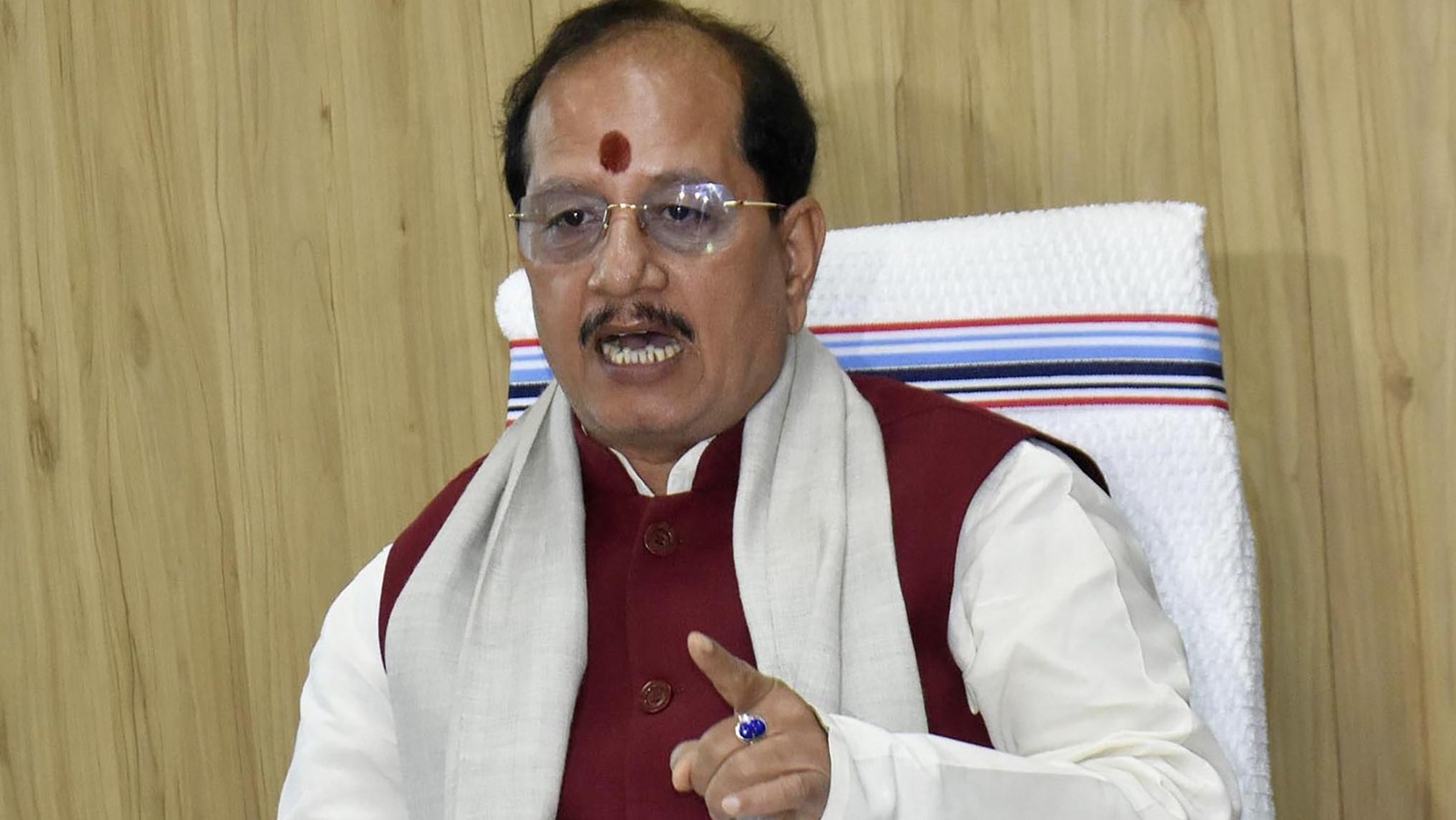 Photo of बिहार चुनाव 2025: उपमुख्यमंत्री विजय सिन्हा पर हमला, प्रशासन पर लगाया ये आरोप