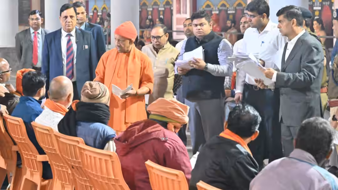 Photo of जनता दर्शन में सीएम योगी का सख्त निर्देश—किसी भी पीड़ित को न्याय में देरी न हो