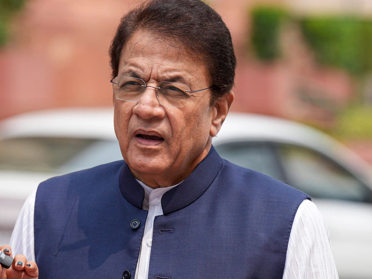 Photo of मेरठ-हापुड़ सांसद अरुण गोविल ने मांगी सांसद निधि बढ़ाने की मांग, जानें वजह