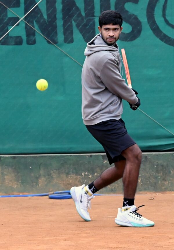 Photo of ओम यादव ने जीते दोहरे खिताब, पुरुष् एकल के साथ युगल में भी चैंपियन