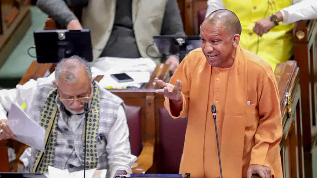 Photo of विधानसभा में सीएम योगी का सपा पर तीखा हमला, बोले– “कब्जा कोई भी करे, छोड़ूंगा नहीं”