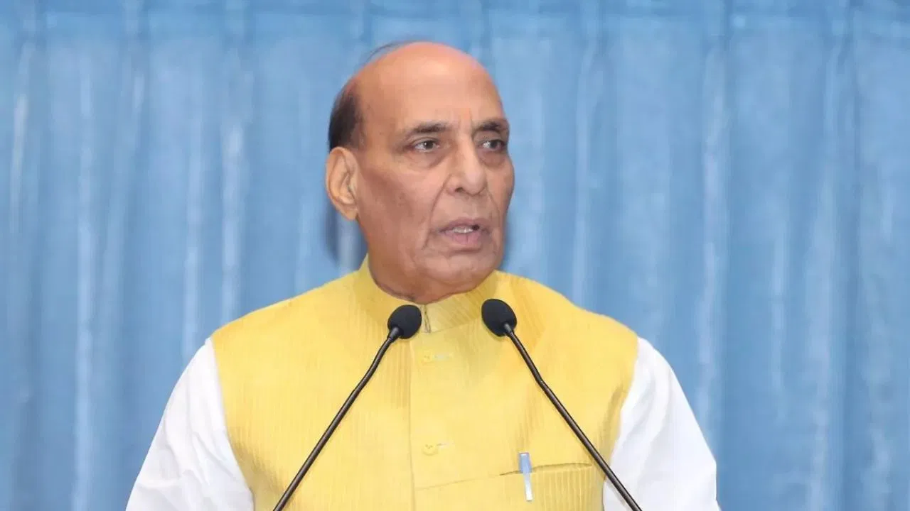 Photo of राजनाथ सिंह की अध्यक्षता में होगी अहम रक्षा बैठक आज