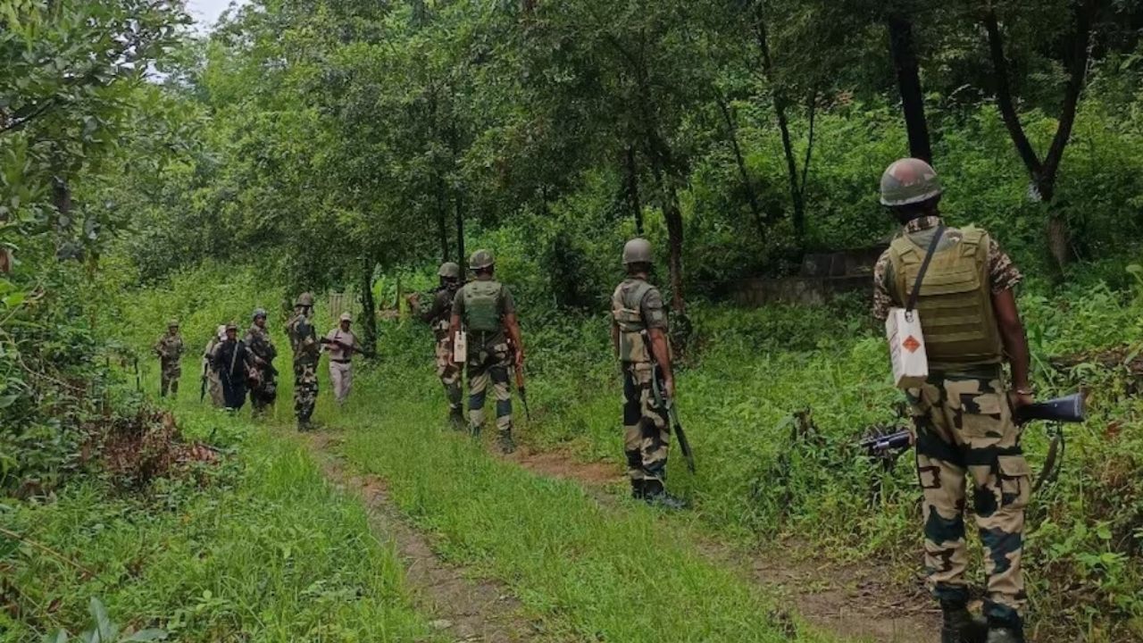 Photo of 1.1 करोड़ रुपए का इनामी का एनकाउंटर: गणेश उइके ढेर, 4 माओवादी मारे गए