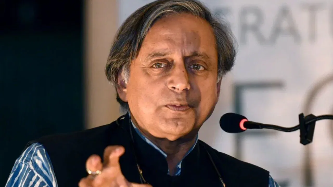 Photo of शशि थरूर ने संसद में पेश किया प्राइवेट मेंबर बिल, मैरिटल रेप को क्रिमिनल बनाने की मांग