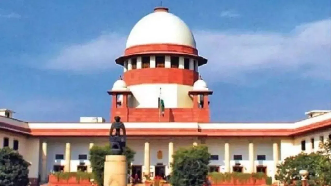 Photo of सुप्रीम कोर्ट ने कहा ‘इन लड़कों को सबक सिखाने की ज़रूरत’, जानें क्यों