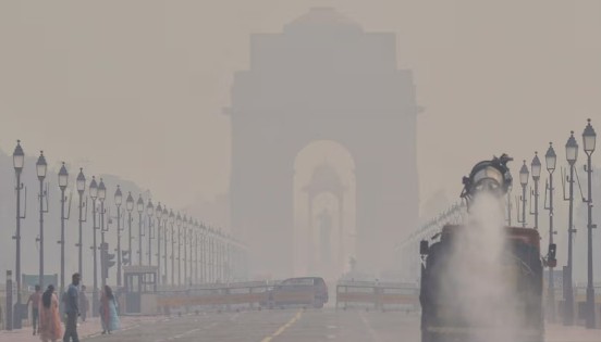 Photo of दिल्ली-NCR में घना कोहरा, AQI 400 के पार ,देखें-वीडियो
