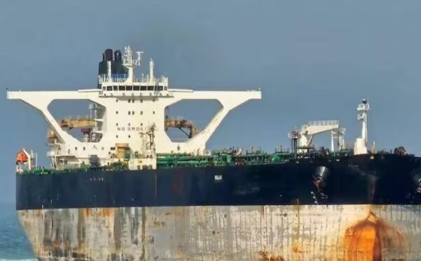 Photo of रूसी ध्वज वाला तेल टैंकर अमेरिकी कब्जे में, वेनेजुएला डील ने बढ़ाया तनाव