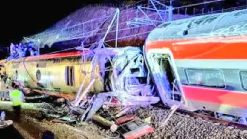 Photo of स्पेन में भीषण ट्रेन हादसा: 2 ट्रेनें टकराईं, 21 की मौत, दर्जनों घायल