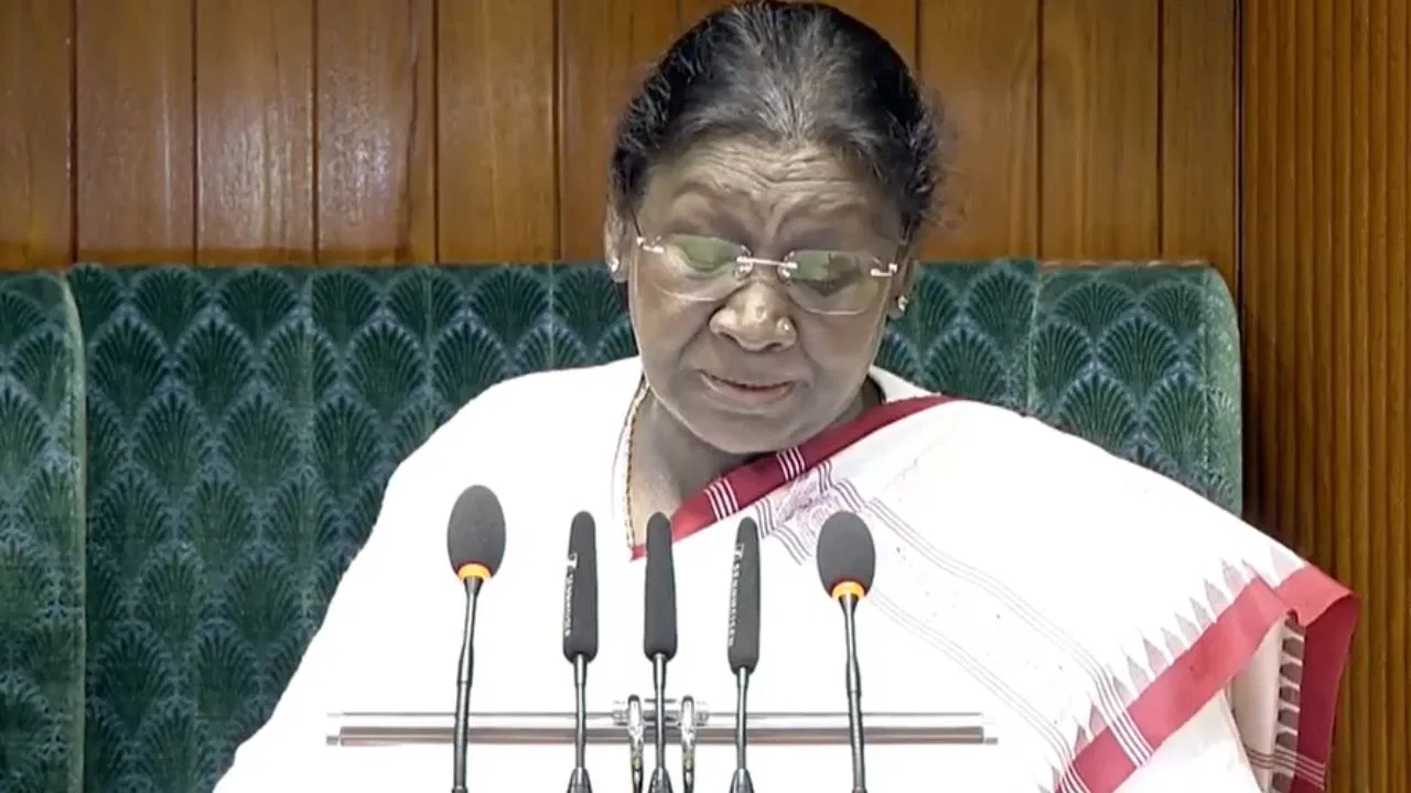 Photo of संसद का बजट सत्र शुरू, राष्ट्रपति द्रौपदी मुर्मू ने संबोधन में विकास और स्टार्टअप पर जोर दिया