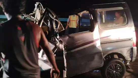 Photo of मथुरा: यमुना एक्सप्रेसवे पर भीषण सड़क हादसा, 6 लोगों की दर्दनाक मौत, कई घायल