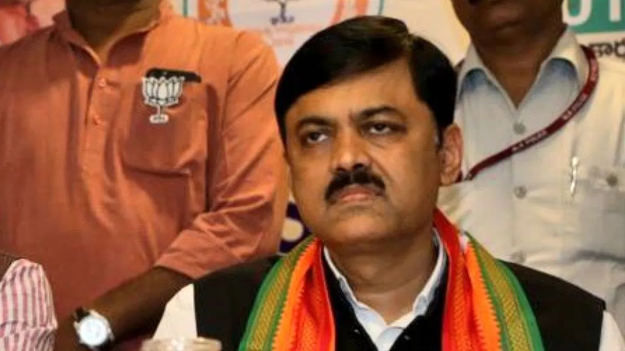 Photo of आंध्रप्रदेश में मंदिरों के घी घोटाले पर बढ़ा विवाद, विधायक ने पूरे राज्य में जांच की मांग की