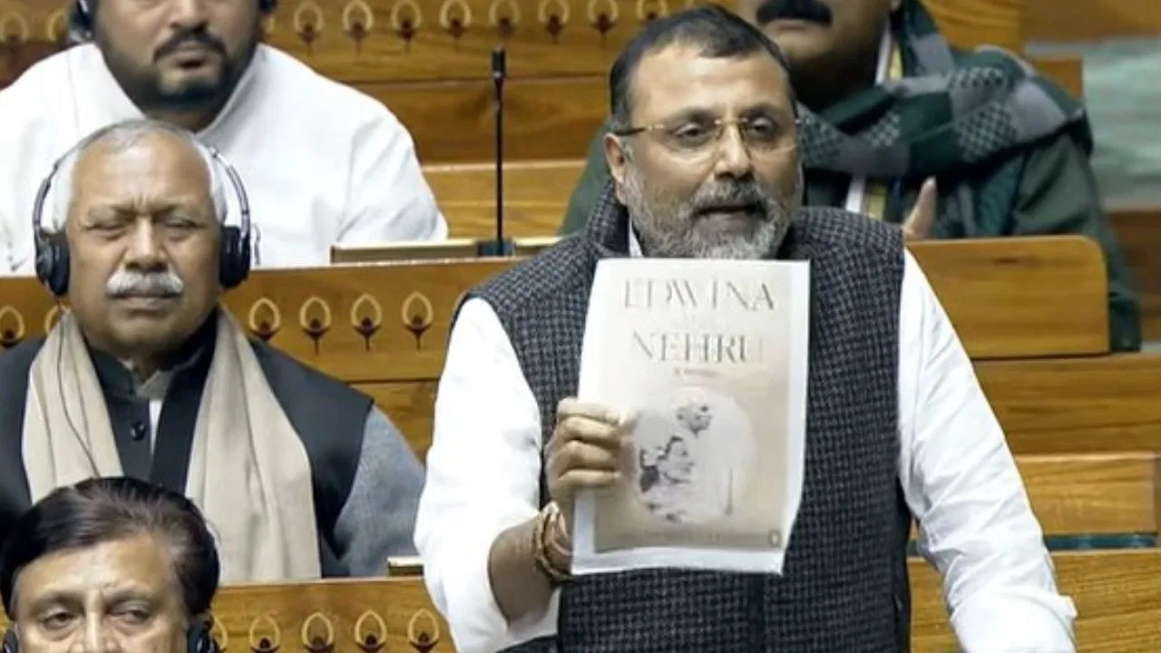 Photo of लोकसभा में गरमाई सियासत, निशिकांत दुबे ने नेहरू-गांधी परिवार पर बोला तीखा हमला