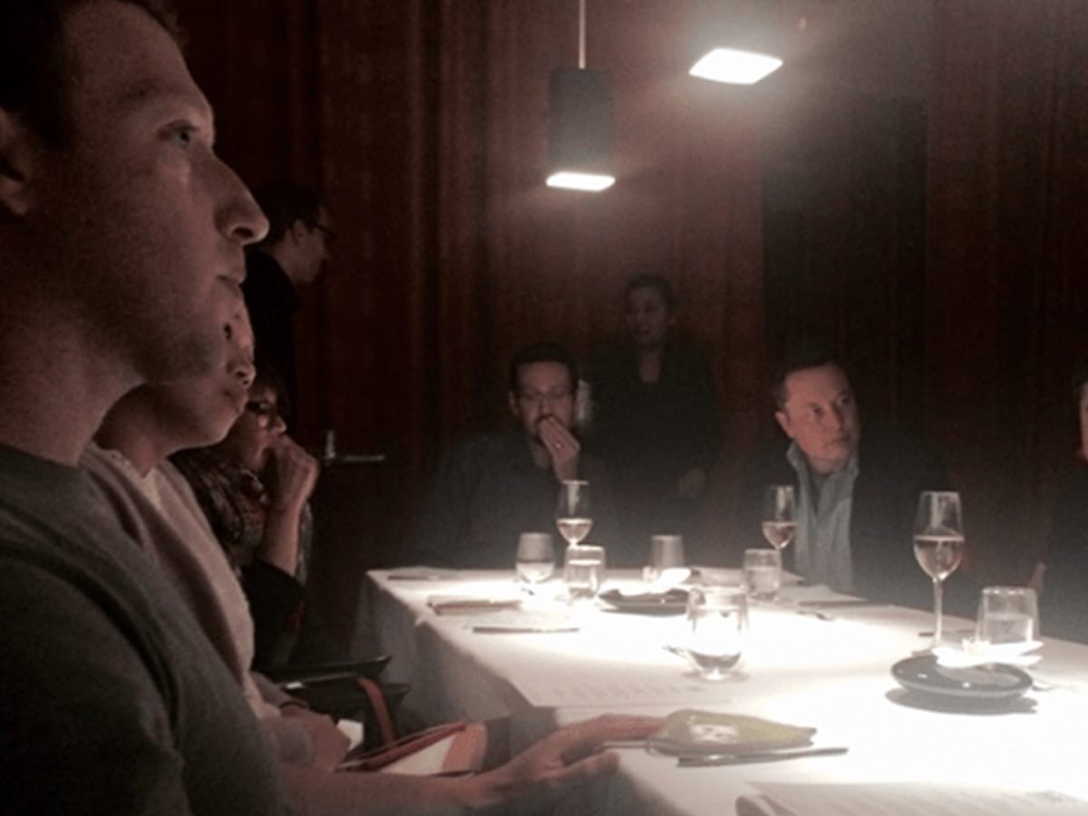 Photo of Epstein Files की एक और फोटो से मचा घमासान, दो बड़े नाम एक ही टेबल पर