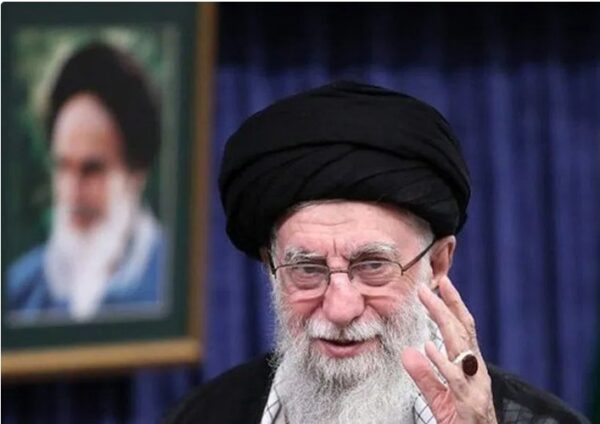 Photo of तनाव के बीच खामेनेई की अंगूठी वायरल, संदेश ने बढ़ाई सियासी हलचल