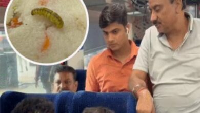 Photo of वंदे भारत एक्सप्रेस में खाने की क्वालिटी पर सवाल, रेलवे ने फूड प्रोवाइडर का कॉन्ट्रैक्ट रद्द किया