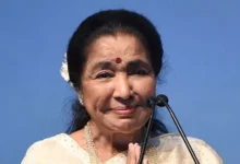 Photo of आशा भोसले का निधन: शिवाजी पार्क में राजकीय सम्मान के साथ हुआ अंतिम संस्कार, उमड़ी हजारों की भीड़